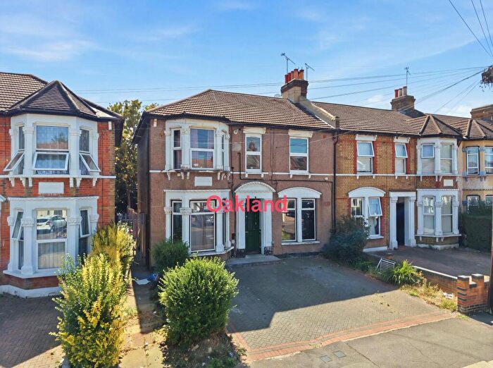 1 Bedroom Flat For Sale In Balfour Road, Ilford, IG1
