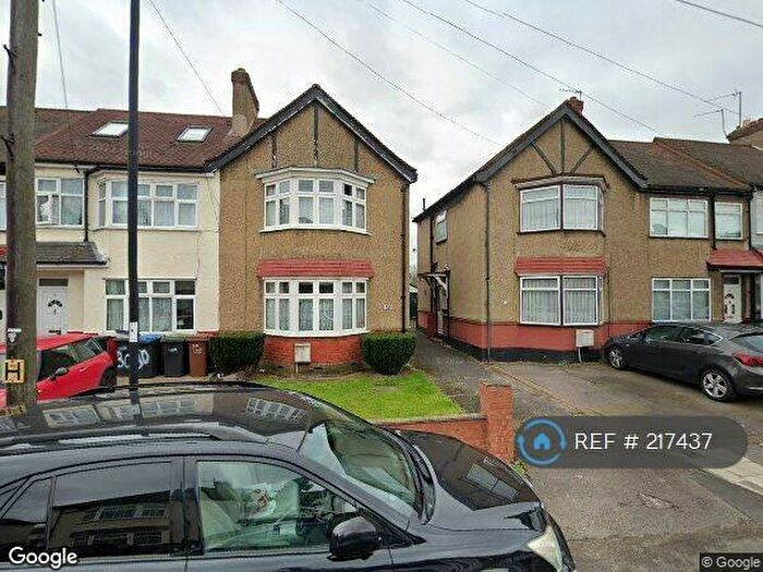 3 Bedroom End Of Terrace House To Rent In Devonia Gardens, London, N18