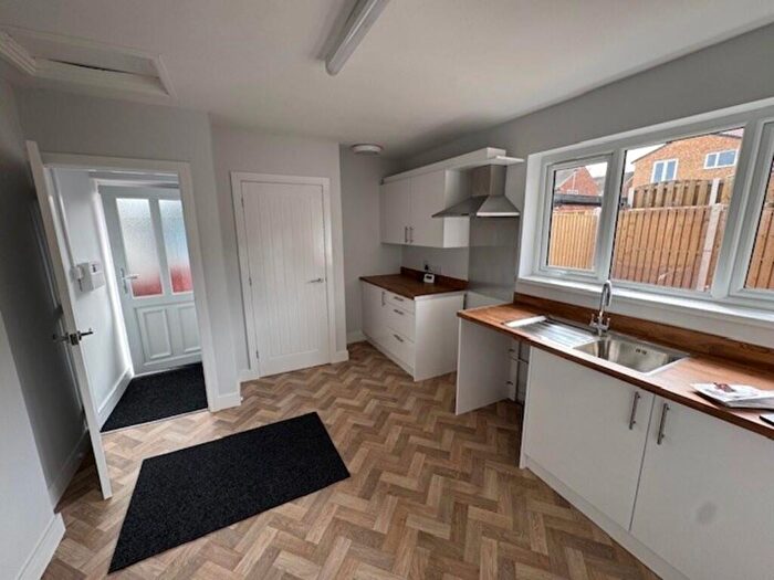 2 Bedroom Flat To Rent In Rpbinets Road, Wingfield, S61