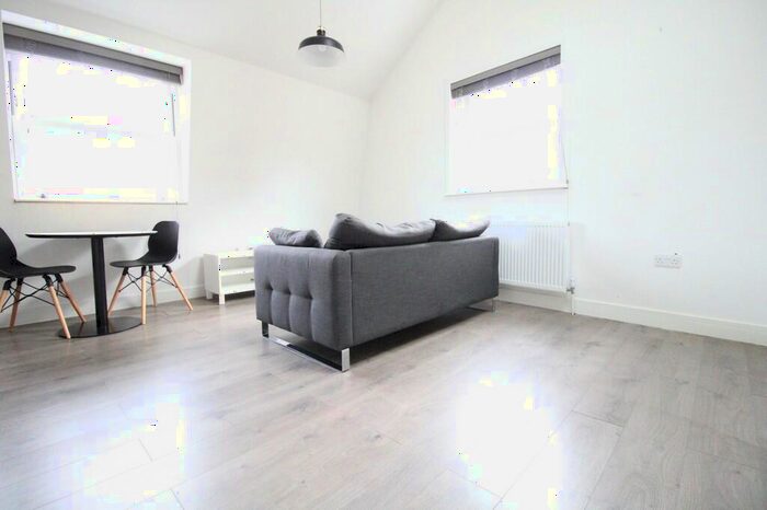 1 Bedroom Flat To Rent In Hackney Road, London, E2