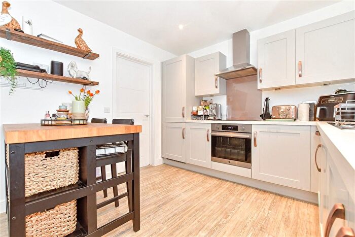 3 Bedroom Detached House For Sale In Billsborough Lane, Fontwell, Arundel, West Sussex, BN18