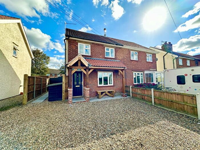 2 Bedroom Semi-Detached House For Sale In Whitegates, Ludham, NR29