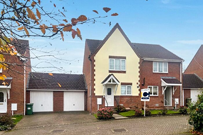 3 Bedroom Semi Detached House For Sale In Porthmellin Close, Tattenhoe, Milton Keynes, MK4