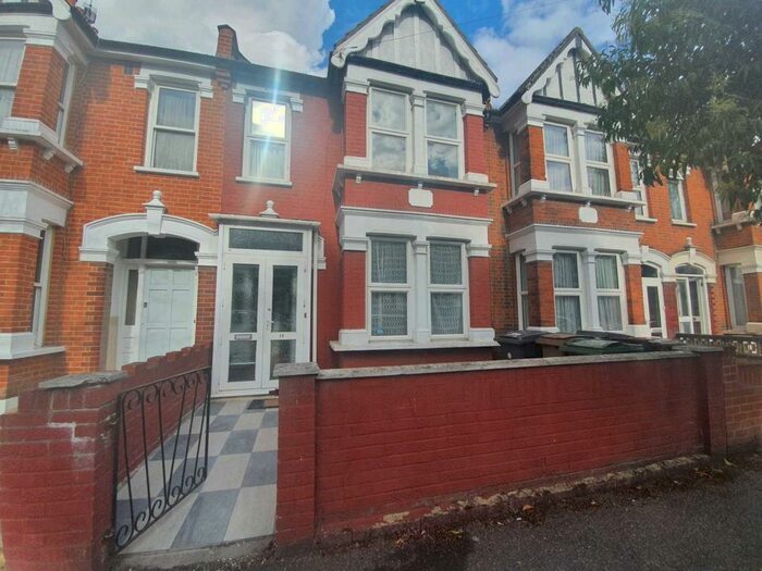 3 Bedroom House To Rent In Peterborough Road, Leyton, E10