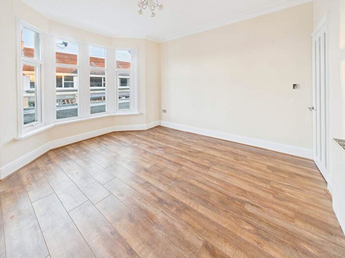 2 Bedroom Flat To Rent In Heol Y Deri, Rhiwbina, Cardiff., CF14