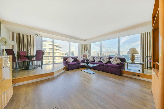 3 Bedroom Flat To Rent In Grosvenor Road, London, SW1V