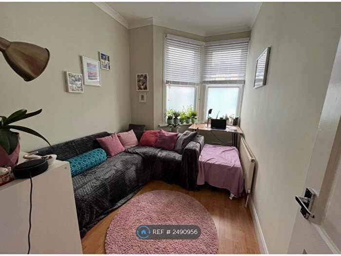 1 Bedroom Flat To Rent In Goldsmith Road, London, E10