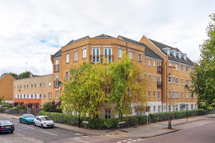 1 Bedroom Flat To Rent In Chandler Way, London, SE15