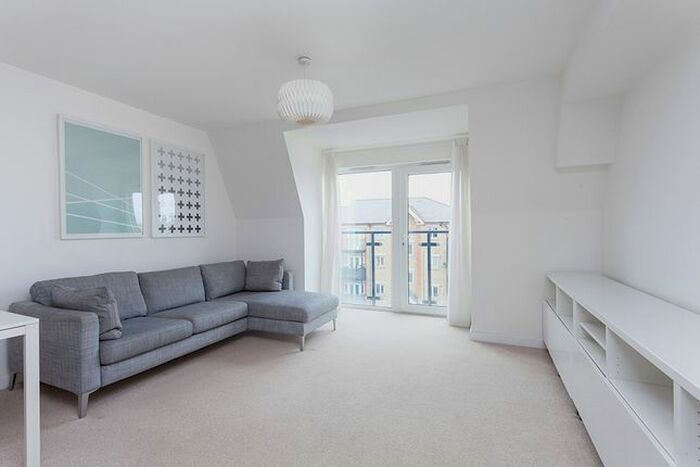 2 Bedroom Flat To Rent In High Road Leytonstone, London, E11