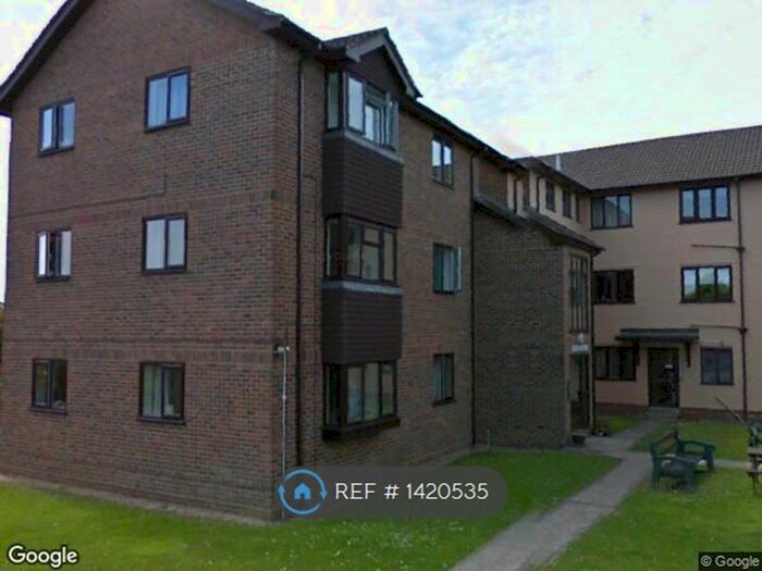 2 Bedroom Flat To Rent In Cherry Tree Court, Eastleigh, SO50