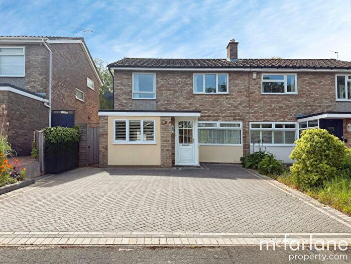 4 Bedroom Semi-Detached House For Sale In Compton Close, Swindon, SN3