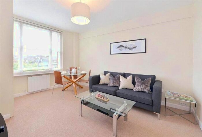 1 Bedroom Flat To Rent In Hill Street, Mayfair, London, W1J
