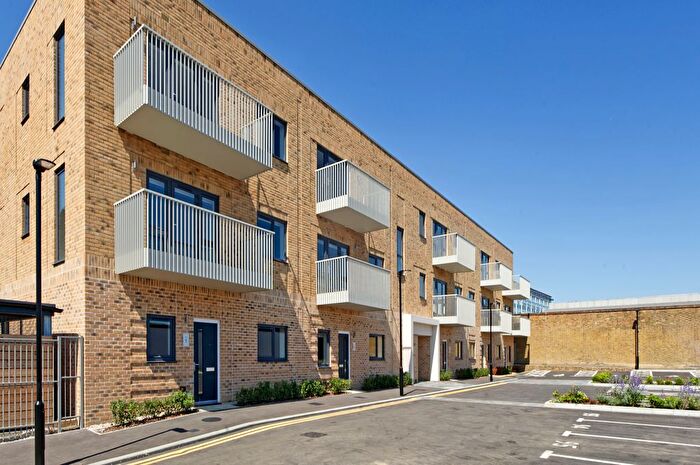 1 Bedroom Flat To Rent In Snowdrop House, Elder Mews, Tooting, SW17