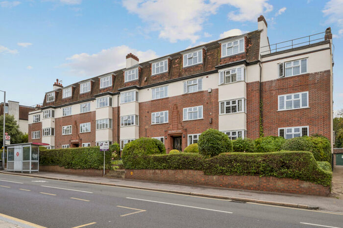 1 Bedroom Apartment To Rent In Wentworth Court, St Marks Hill, Surbiton, Surrey, KT6