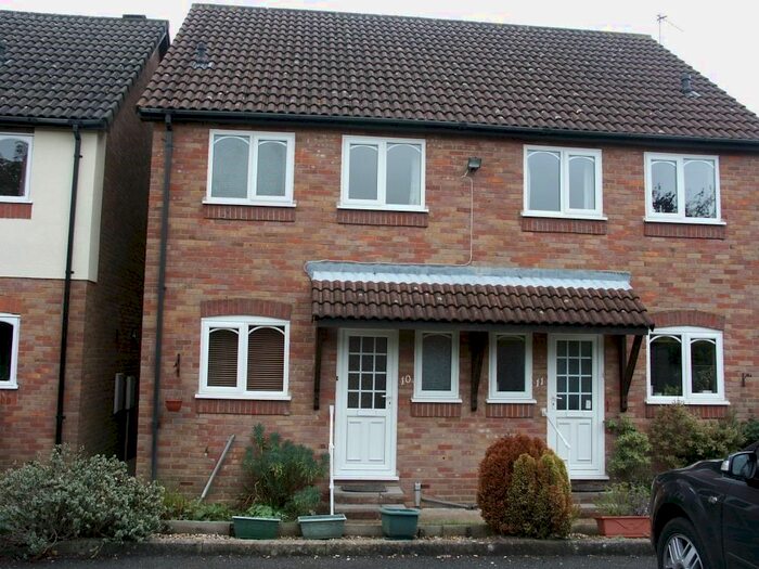 2 Bedroom Semi-Detached House To Rent In Lollards Close, Amersham, HP6
