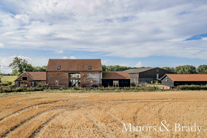 4 Bedroom Barn Conversion For Sale In Foulsham Road, Hindolveston, NR20
