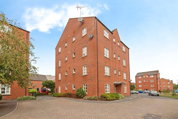 2 Bedroom Flat For Sale In Massingham Park, Taunton, TA2