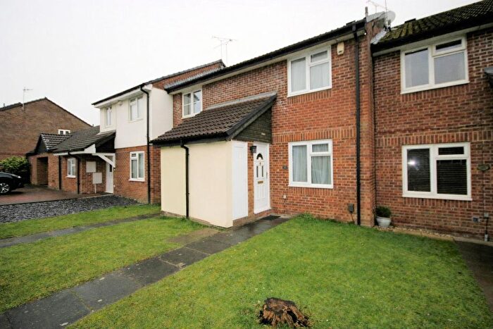 2 Bedroom Terraced House To Rent In Spayne Close, Luton, LU3
