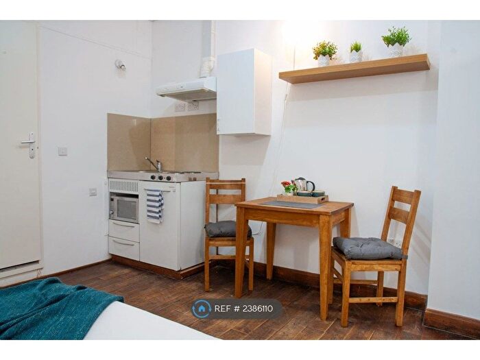 Studio To Rent In Mapesbury Lodge, London, NW2