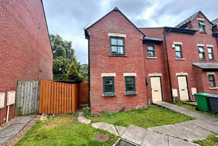 2 Bedroom End Of Terrace House To Rent In Schuster Road, Manchester, M14