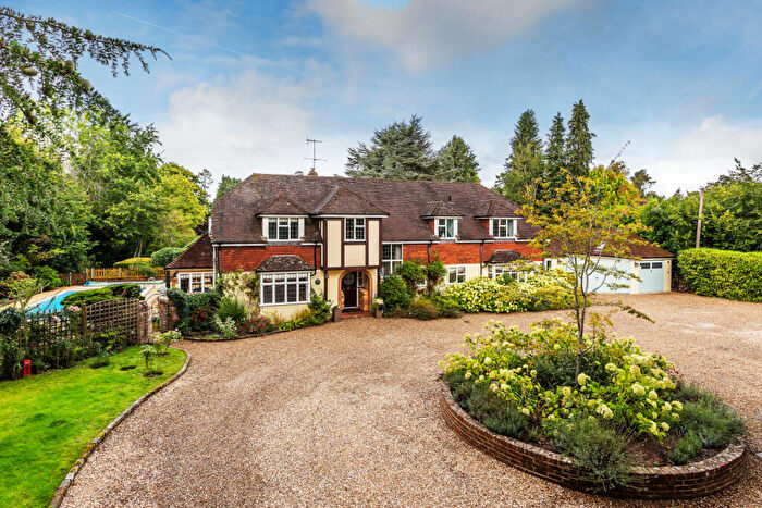 5 Bedroom House For Sale In Water Lane, Enton, Godalming, Surrey, GU8