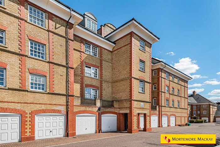 2 Bedroom Flat For Sale In Donovan Place, London, N21