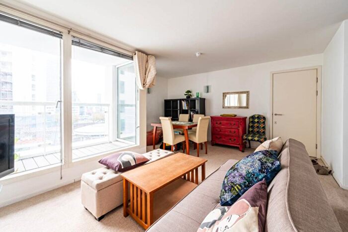 2 Bedroom Flat For Sale In Corona Building, Docklands, London, E14