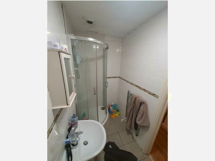 1 Bedroom House To Rent In Ruthin Gardens (Rooms), Cathays, CF24