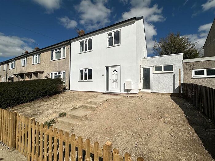 3 Bedroom End Of Terrace House For Sale In Hill Rise, Chippenham, SN15