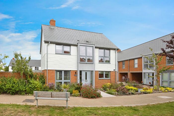 3 Bedroom Detached House For Sale In Ringlet Close, Kennington, Ashford, TN24