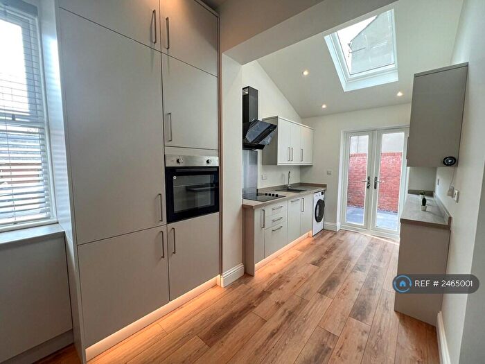 2 Bedroom Flat To Rent In Monmouth Street, Sheffield, S3