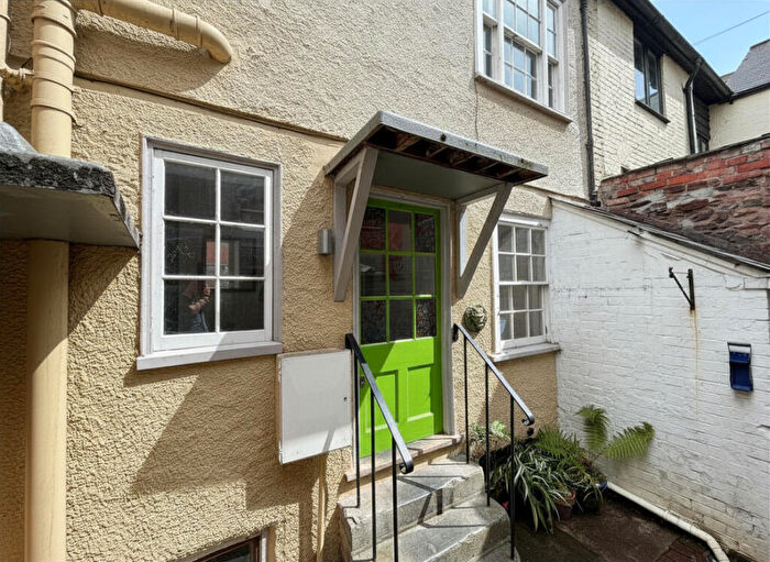 1 Bedroom Terraced House For Sale In Barrington Street, Tiverton, EX16