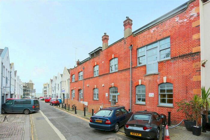 2 Bedroom Flat To Rent In St. Johns Road, Hove, East Sussex, BN3