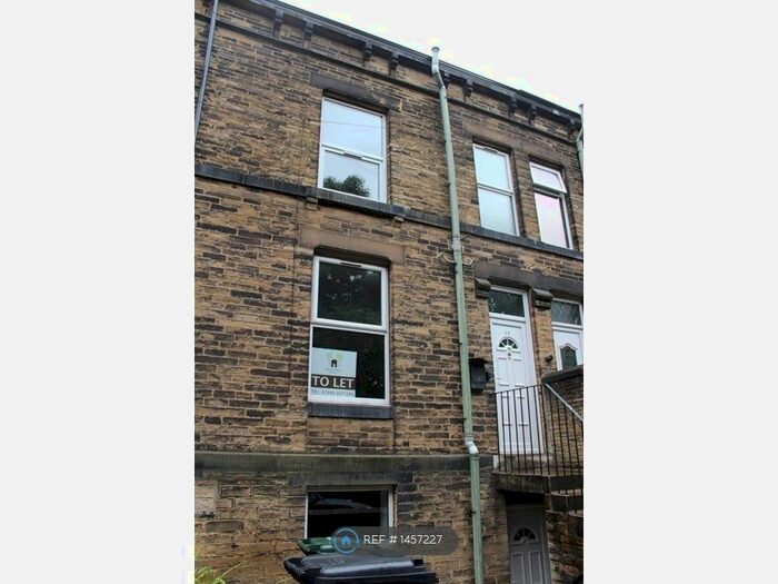 3 Bedroom Terraced House To Rent In Prospect Road, Cleckheaton, BD19