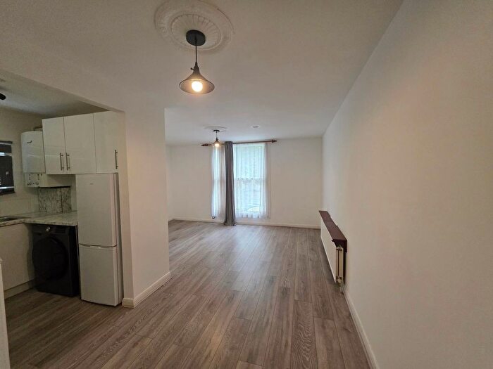 2 Bedroom Flat To Rent In Lanark Road, London, W9