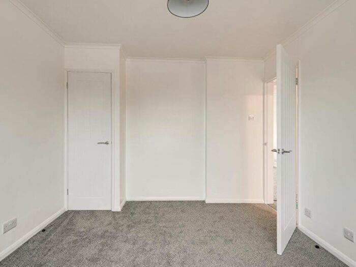 1 Bedroom Flat To Rent In Windsor Court, Windsor Way, Polegate, BN26