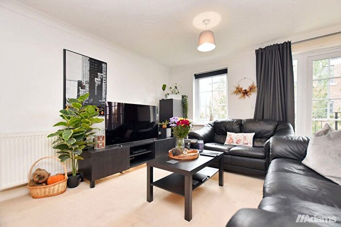 2 Bedroom Flat For Sale In Elphins Drive, Warrington, WA4