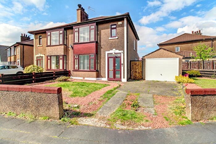 3 Bedroom Semi-Detached House For Sale In Dumbuck Crescent, Dumbarton, G82