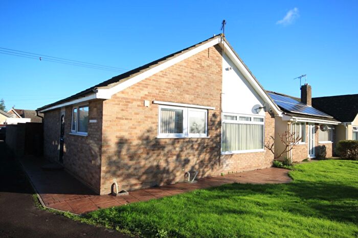 3 Bedroom Detached Bungalow For Sale In Walnut Drive, Bridgwater, TA6