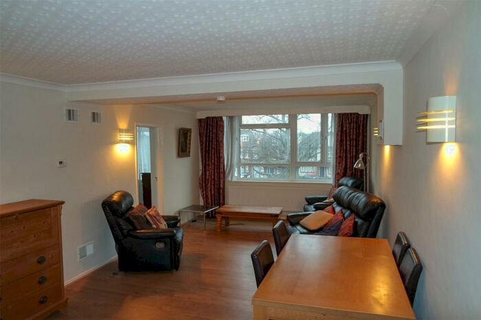 2 Bedroom Apartment To Rent In High Road, London, N20