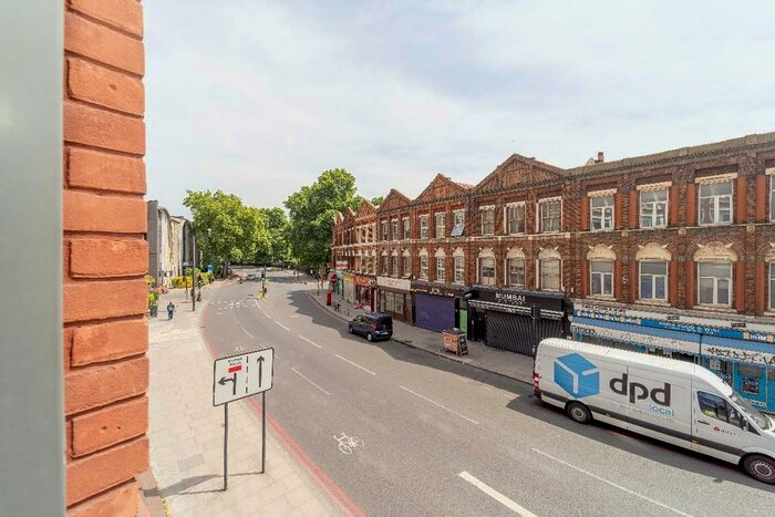 2 Bedroom Flat To Rent In Exchange Gardens, London, SW8