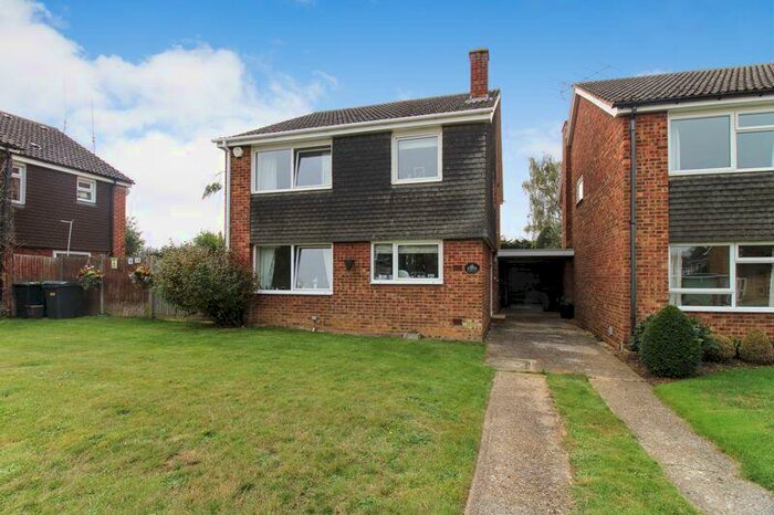 4 Bedroom Detached House To Rent In Birch Close, Broom, SG18