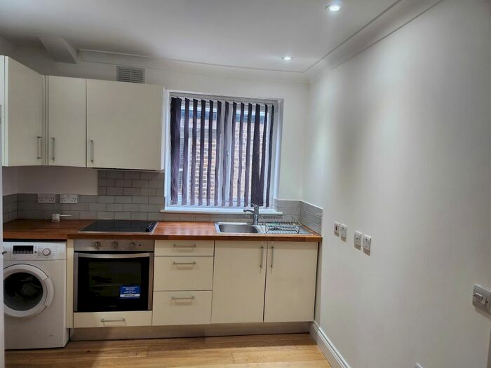 1 Bedroom Flat To Rent In Greenford Avenue, London, W7