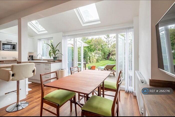 3 Bedroom Semi Detached House To Rent In Chesterfield Road, Cambridge, CB4