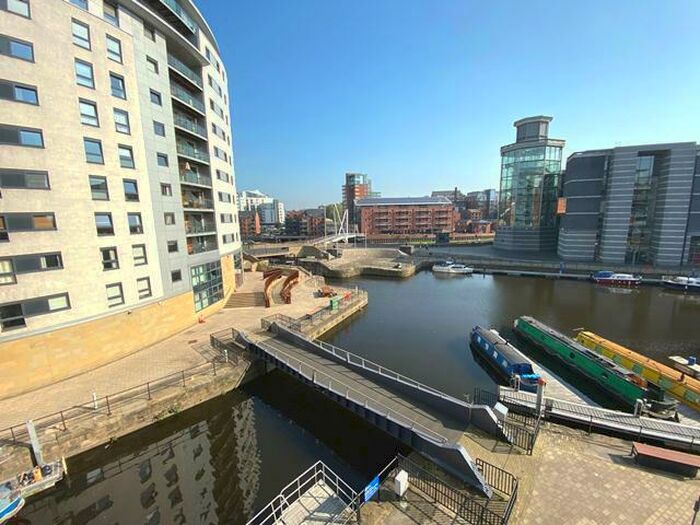 2 Bedroom Apartment To Rent In Mackenzie House, Leeds Dock, City Centre, LS10