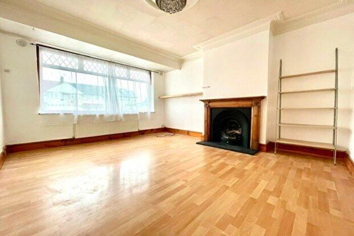 3 Bedroom Property To Rent In Hall Lane, London, E4