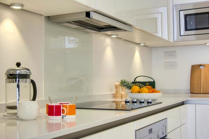 1 Bedroom Flat To Rent In The Causeway, Teddington, TW11