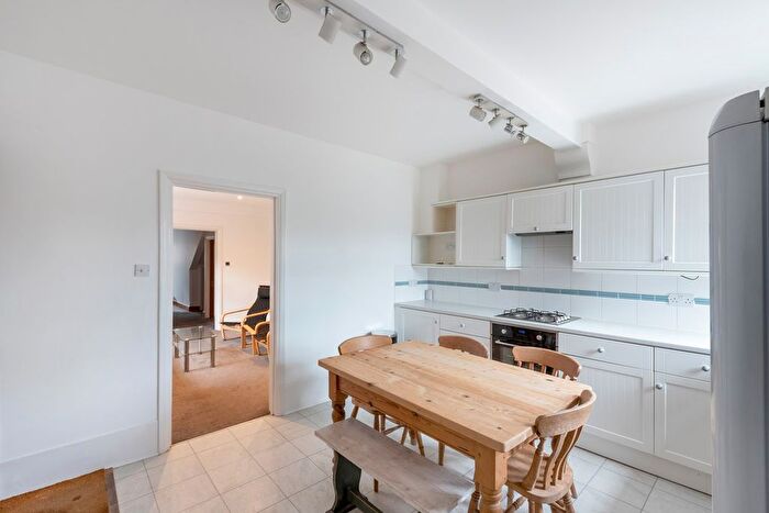 4 Bedroom Maisonette To Rent In Strickland Row, Wandsworth Common, SW18
