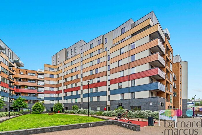 1 Bedroom Flat For Sale In Montmorency Gardens, London, N11