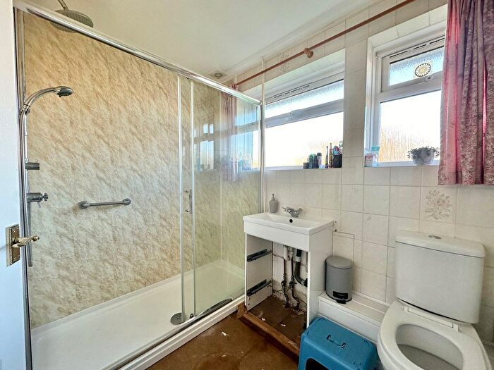2 Bedroom Detached Bungalow For Sale In Hurstwood Close, Bexhill-On-Sea, TN40